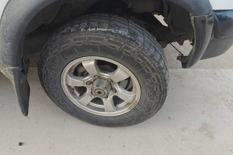 Used Dongfeng Ruichi  Right Front Wheel Hub