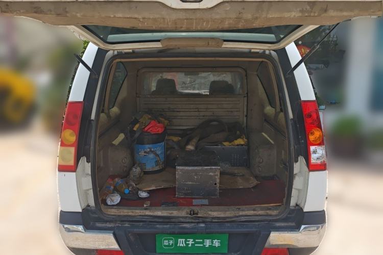 Used Dongfeng Ruichi 2013 2.2T Diesel Two-Wheel Drive Standard Version ZD22TE Trunk
