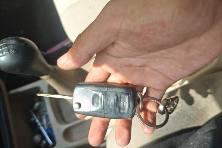 Used Dongfeng Ruichi 2013 2.2T Diesel Two-Wheel Drive Standard Version ZD22TE Vehicle Key
