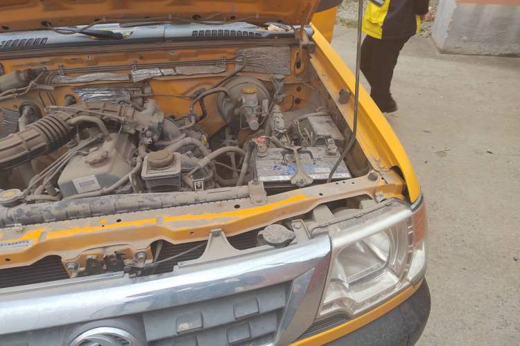 Used Dongfeng Ruichi 2013 2.4L Gasoline Two-Wheel Drive Standard Version ZG24 Engine Bay Left