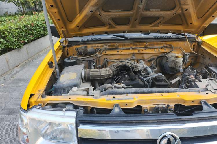 Used Dongfeng Ruichi 2013 2.4L Gasoline Two-Wheel Drive Standard Version ZG24 Engine Bay Right