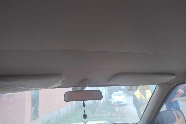 Used Dongfeng Ruichi 2013 2.4L Gasoline Two-Wheel Drive Standard Version ZG24 Headliner