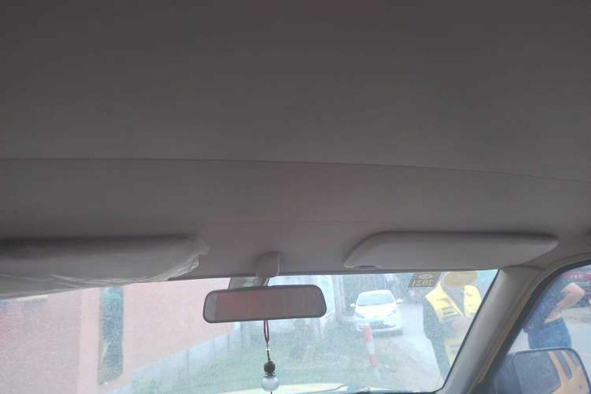 Used Dongfeng Ruichi 2013 2.4L Gasoline Two-Wheel Drive Standard Version ZG24 Headliner