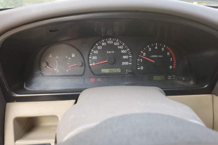Used Dongfeng Ruichi 2013 2.4L Gasoline Two-Wheel Drive Standard Version ZG24 Instrument Cluster