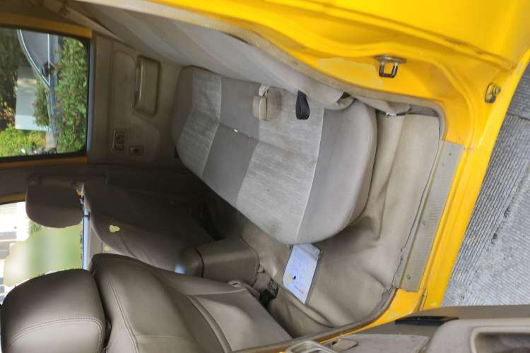 Used Dongfeng Ruichi 2013 2.4L Gasoline Two-Wheel Drive Standard Version ZG24 Left Rear Seat