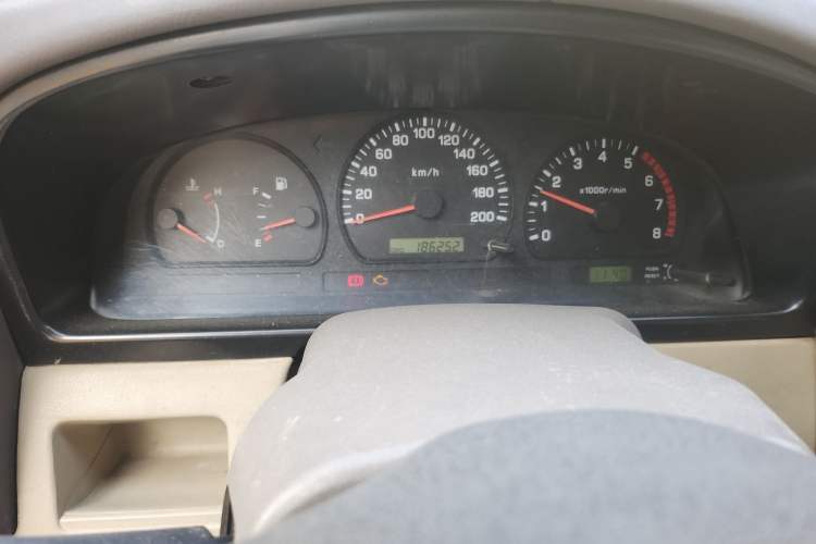 Used Dongfeng Ruichi 2013 2.4L Gasoline Two-Wheel Drive Standard Version ZG24 Odometer Close Up