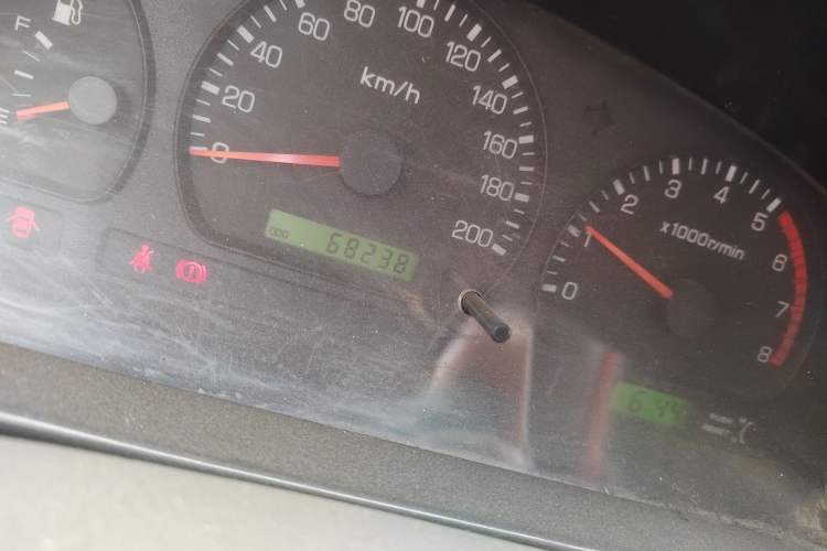 Used Dongfeng Ruichi 2013 2.4L Gasoline Two-Wheel Drive Standard Version ZG24 Odometer Close Up
