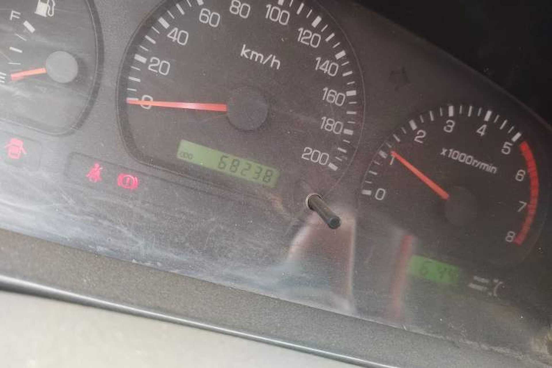 Used Dongfeng Ruichi 2013 2.4L Gasoline Two-Wheel Drive Standard Version ZG24 Odometer Close Up