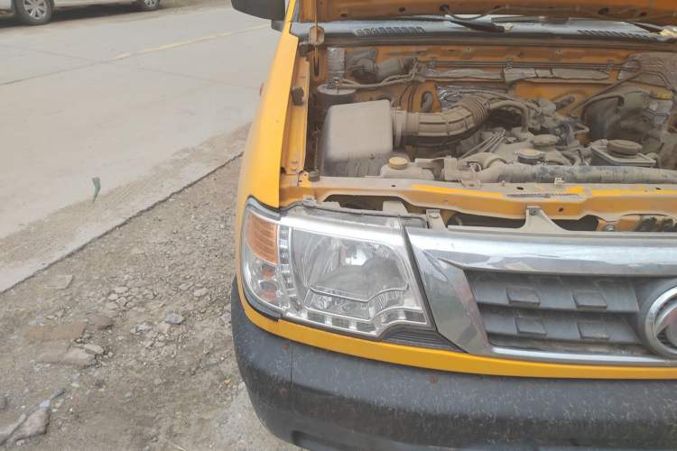 Used Dongfeng Ruichi 2013 2.4L Gasoline Two-Wheel Drive Standard Version ZG24 Right Front Headlight