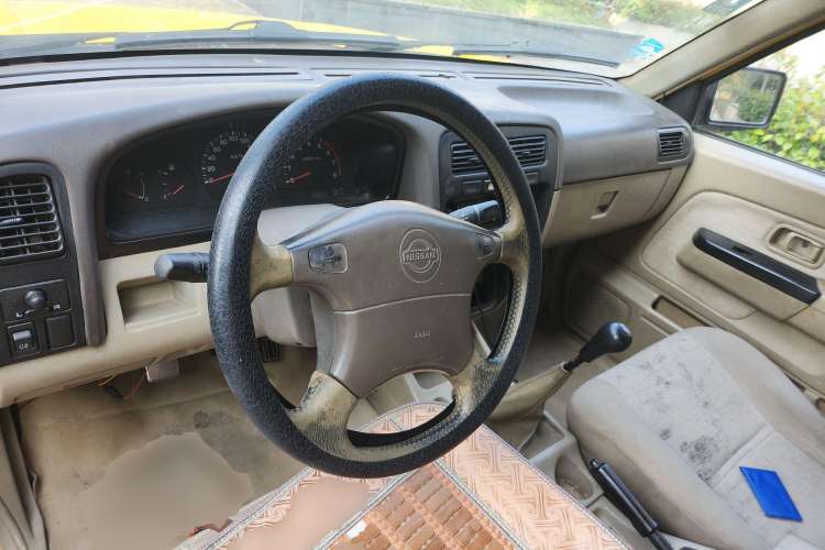Used Dongfeng Ruichi 2013 2.4L Gasoline Two-Wheel Drive Standard Version ZG24 Steering Wheel