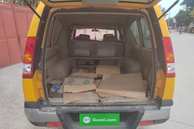Used Dongfeng Ruichi 2013 2.4L Gasoline Two-Wheel Drive Standard Version ZG24 Trunk
