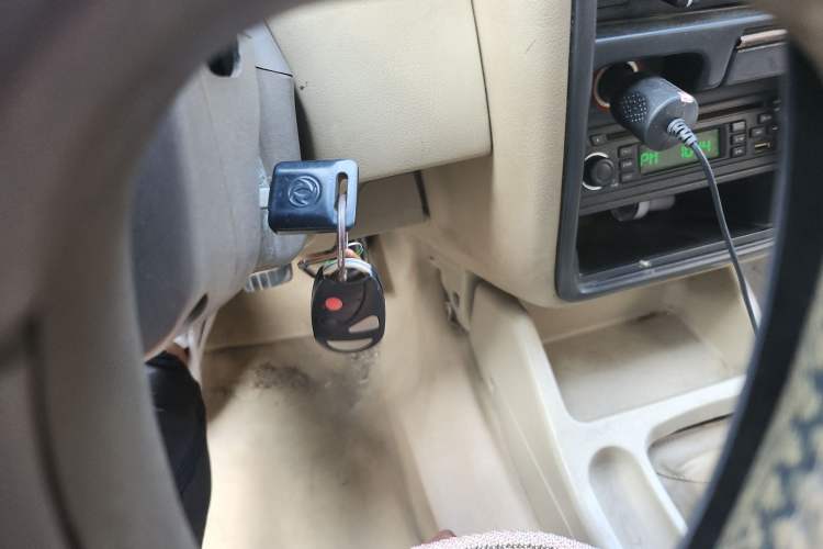 Used Dongfeng Ruichi 2013 2.4L Gasoline Two-Wheel Drive Standard Version ZG24 Vehicle Key