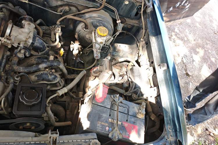 Used Dongfeng Ruichi 2015 2.4L Two-Wheel Drive Classic Long Cargo Bed ZG24 Engine Bay Left