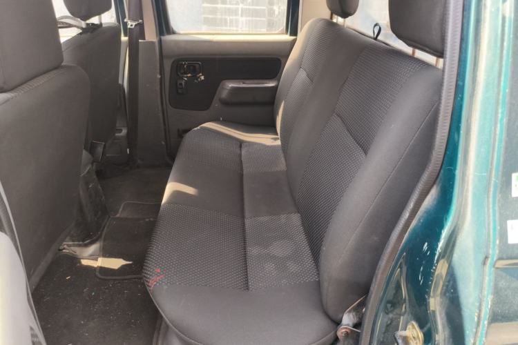 Used Dongfeng Ruichi 2015 2.8T Xingye Edition Two-Wheel-Drive Standard Version ZD28D11-4DA Left Rear Seat
