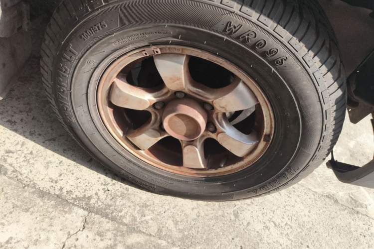 Used Dongfeng Ruichi 2015 2.8T Xingye Edition Two-Wheel-Drive Standard Version ZD28D11-4DA Right Front Wheel Hub