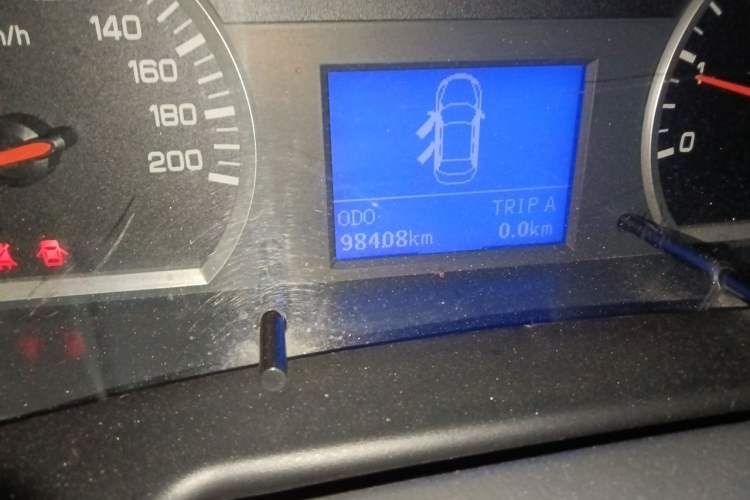 Used Dongfeng Ruichi 2015 2.5T Elite Edition Diesel Two-Wheel Drive Luxury ZD25TCI Odometer Close Up