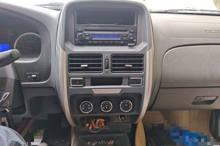 Used Dongfeng Ruichi 2015 2.4L Elite Edition Gasoline Two-Wheel Drive Luxury Version ZG24 Audio And AC Panel