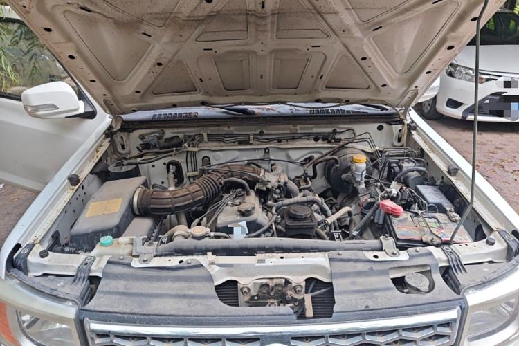 Used Dongfeng Ruichi 2015 2.4L Elite Edition Gasoline Two-Wheel Drive Luxury Version ZG24 Engine Bay