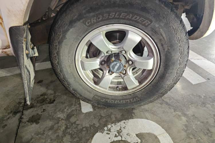Used Dongfeng Ruichi 2015 2.4L Elite Edition Gasoline 4x4 Standard Trim ZG24 Right Front Wheel Hub
