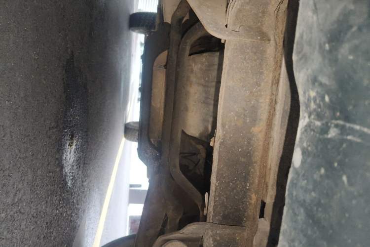 Used Dongfeng Ruichi 2016 2.5T Diesel 2WD ZD25TCI Chassis Front