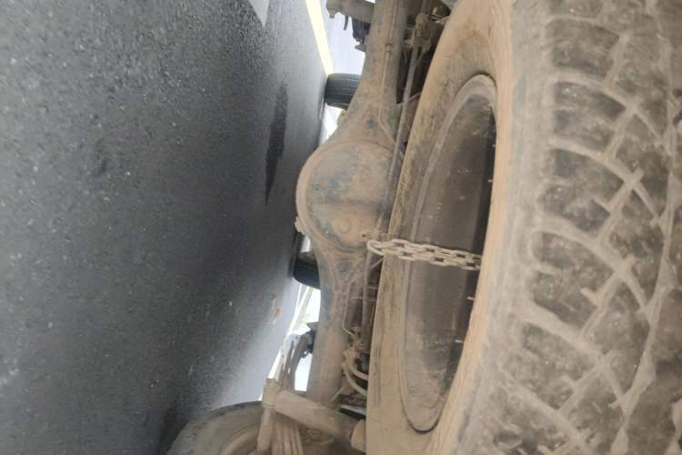 Used Dongfeng Ruichi 2016 2.5T Diesel 2WD ZD25TCI Chassis Rear