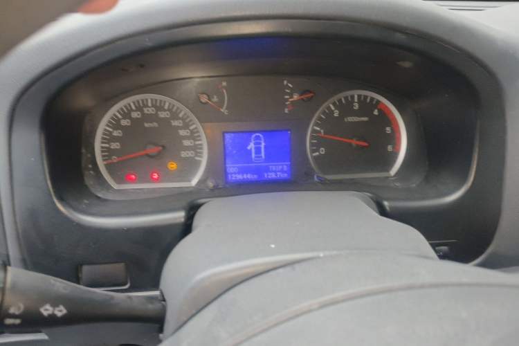 Used Dongfeng Ruichi 2016 2.5T Diesel 2WD ZD25TCI Instrument Cluster