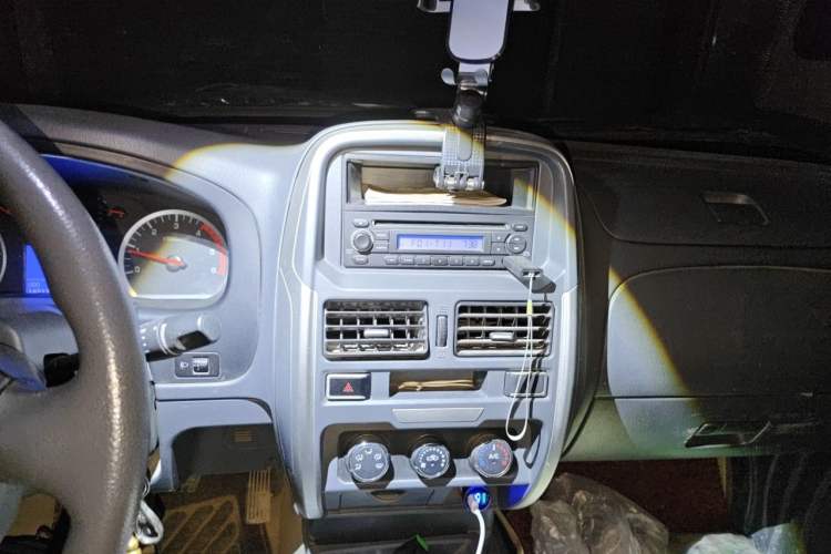 Used Dongfeng Ruichi 2016 2.5T Diesel 2WD ZD25TCI Audio And AC Panel