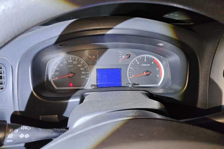 Used Dongfeng Ruichi 2016 2.5T Diesel 2WD ZD25TCI Instrument Cluster