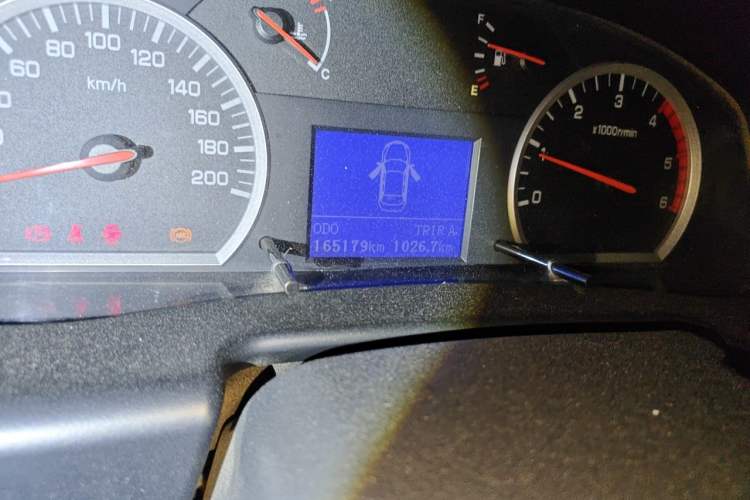 Used Dongfeng Ruichi 2016 2.5T Diesel 2WD ZD25TCI Odometer Close Up