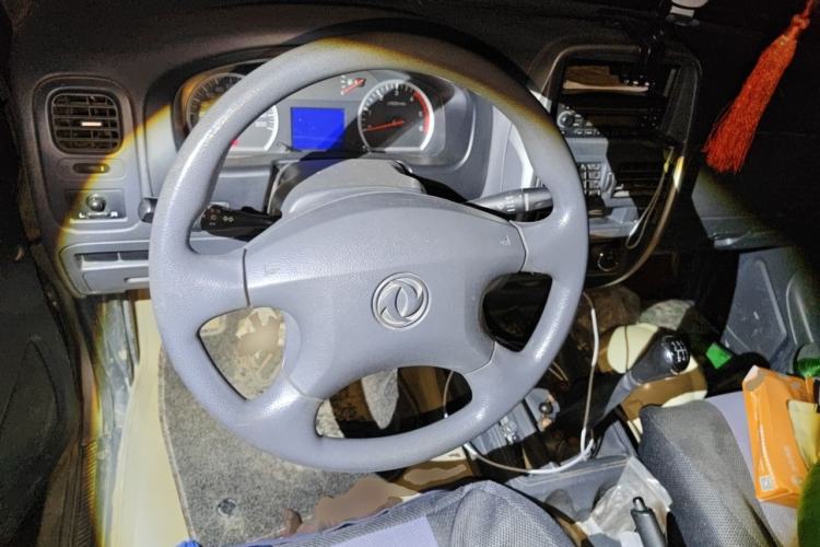 Used Dongfeng Ruichi 2016 2.5T Diesel 2WD ZD25TCI Steering Wheel