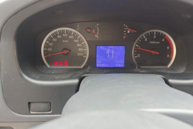 Used Dongfeng Ruichi 2016 2.5T Diesel 2WD ZD25TCI Odometer Close Up