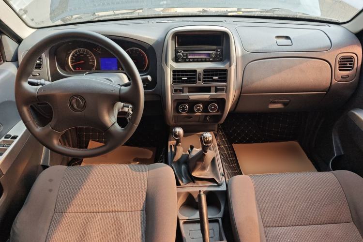 Used Dongfeng Ruichi 2017 2.4L Gasoline 4x4 Standard Version ZG24 Interior 2