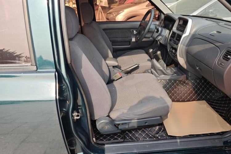 Used Dongfeng Ruichi 2017 2.4L Gasoline 4x4 Standard Version ZG24 Right Front Seat