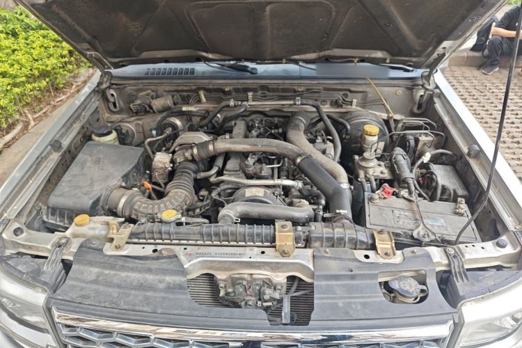 Used Dongfeng Ruichi 2017 2.5T Diesel Two-Wheel Drive Standard Version ZD25T5 Engine Bay