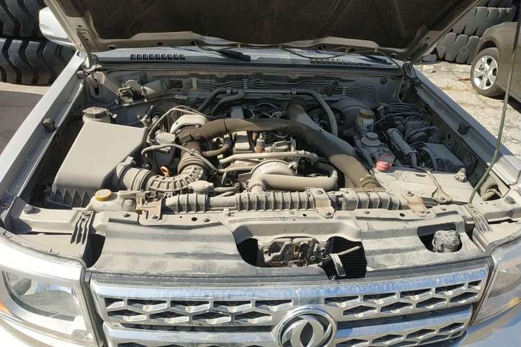 Used Dongfeng Ruichi 2017 2.5T Diesel Two-Wheel Drive Standard Version with Long Cargo Bed – ZD25T5 Engine Bay