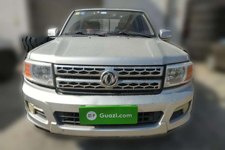 Used Dongfeng Ruichi 2017 2.5T Diesel Two-Wheel Drive Standard Version with Long Cargo Bed – ZD25T5 Front