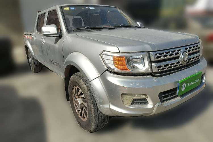 Used Dongfeng Ruichi 2017 2.5T Diesel Two-Wheel Drive Standard Version with Long Cargo Bed – ZD25T5 Front Right 45 Deg