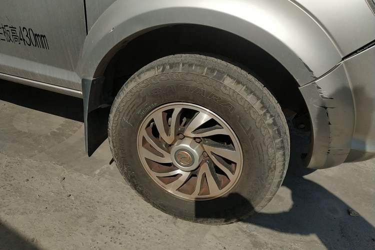 Used Dongfeng Ruichi 2017 2.5T Diesel Two-Wheel Drive Standard Version with Long Cargo Bed – ZD25T5 Right Front Wheel Hub