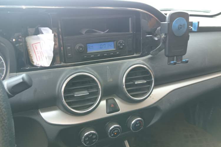 Used Dongfeng Ruichi 2017 2.4L Gasoline 4x4 Standard Version ZG24 Audio And AC Panel