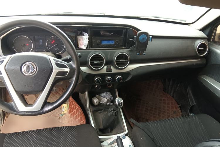 Used Dongfeng Ruichi 2017 2.4L Gasoline 4x4 Standard Version ZG24 Center Console