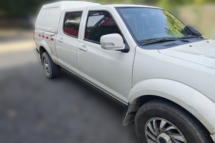 Used Dongfeng Ruichi 2017 2.5T Diesel Two-Wheel Drive Standard Version with Long Cargo Bed – ZD25T5 Front Right 45 Deg