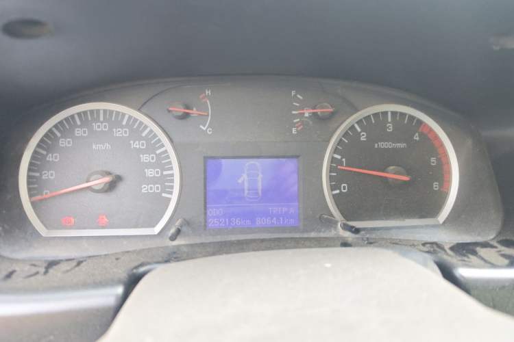 Used Dongfeng Ruichi 2017 2.5T Diesel Two-Wheel Drive Standard Version with Long Cargo Bed – ZD25T5 Instrument Cluster