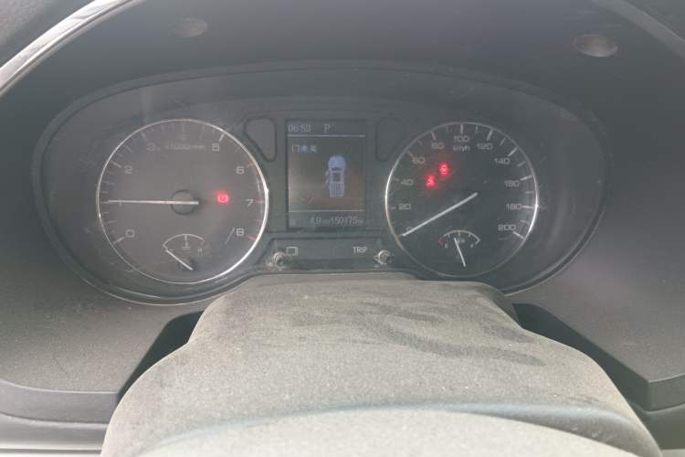 Used Dongfeng Ruichi 2017 2.4L Gasoline 4x4 Standard Version ZG24 Odometer Close Up