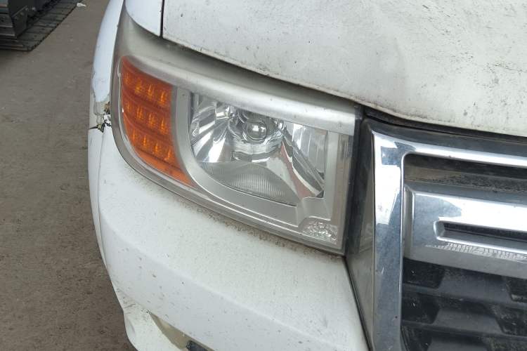 Used Dongfeng Ruichi 2017 2.4L Gasoline 4x4 Standard Version ZG24 Right Front Headlight