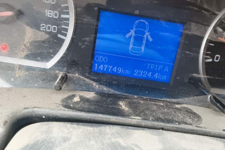 Used Dongfeng Ruichi 2017 2.5T Diesel Two-Wheel Drive Standard Version ZD25T5 Odometer Close Up