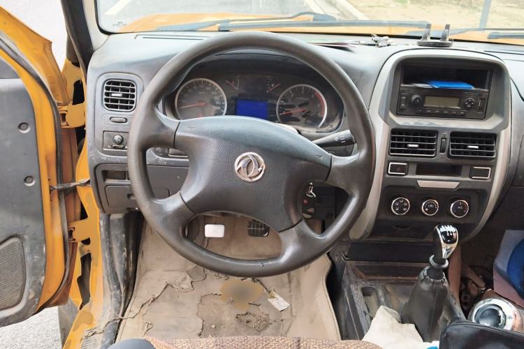 Used Dongfeng Ruichi 2017 2.5T Diesel Two-Wheel Drive Standard Version ZD25T5 Steering Wheel
