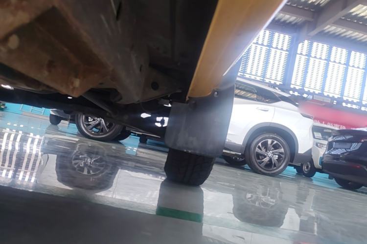Used Dongfeng Ruichi  Chassis Front Right