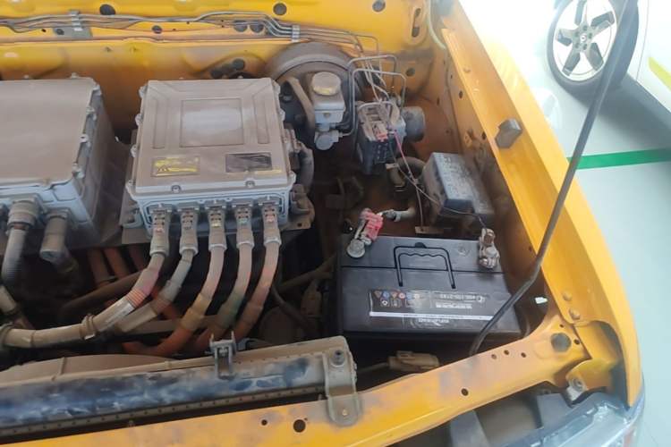 Used Dongfeng Ruichi  Engine Bay Left