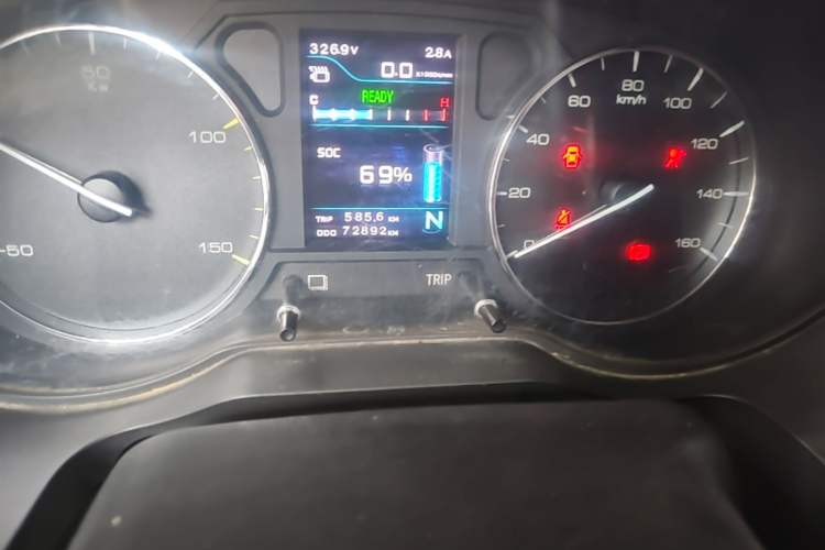 Used Dongfeng Ruichi  Odometer Close Up