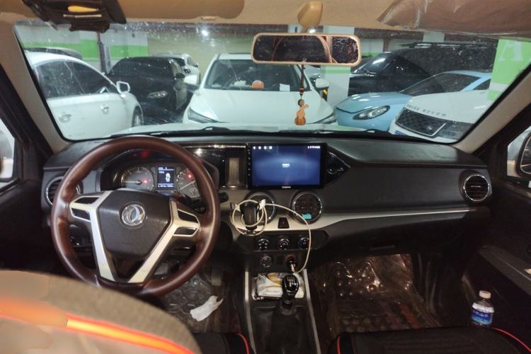 Used Dongfeng Ruichi 2018 2.5T Diesel 4x4 Standard Version ZD25T5 Center Console
